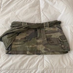 Abercrombie camo skirt. Size 2